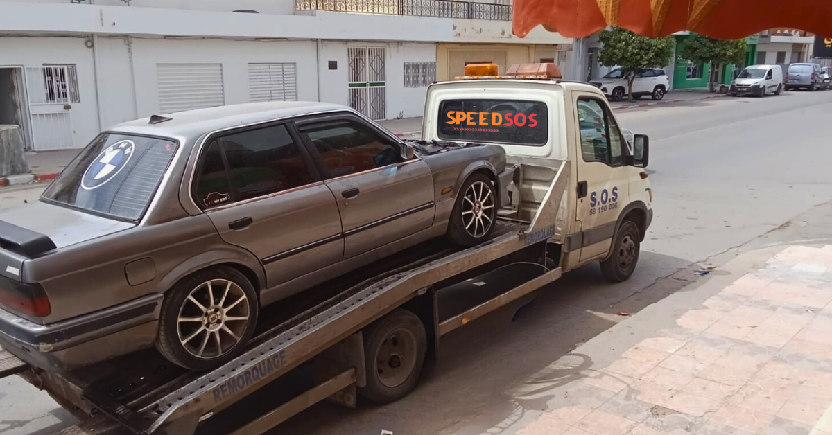 camion de remorquage a monastir en train de faire son travail